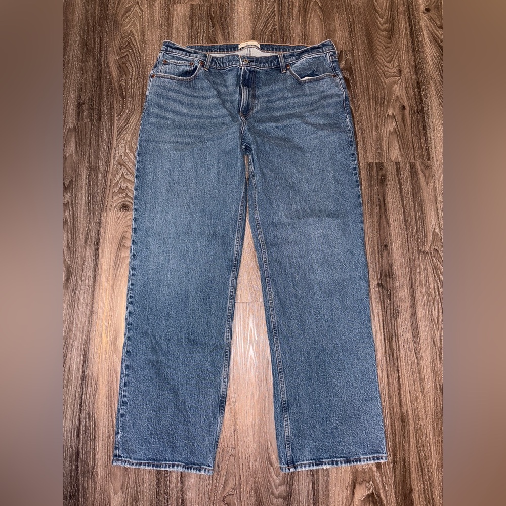 Abercrombie Low Rise Baggy Jeans